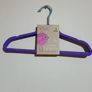 Add on item only. Kids anti-slip velvet hangers.